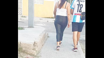 Paola con tanga y su novio no sabe que la deje con mi leche en la boca