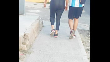 Paola con tanga y su novio no sabe que la deje con mi leche en la boca