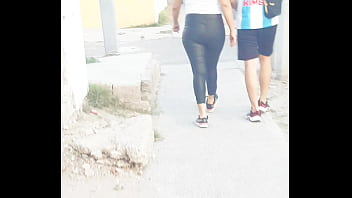 Paola con tanga y su novio no sabe que la deje con mi leche en la boca