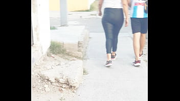 Paola con tanga y su novio no sabe que la deje con mi leche en la boca