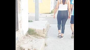 Paola con tanga y su novio no sabe que la deje con mi leche en la boca