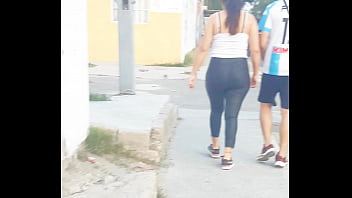 Paola con tanga y su novio no sabe que la deje con mi leche en la boca