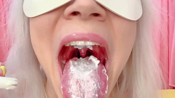 Mia's mimi whipped cream breakfast