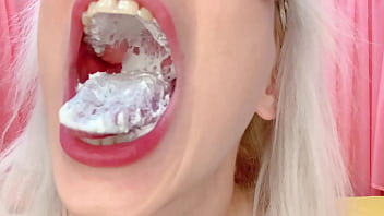 Mia's mimi whipped cream breakfast