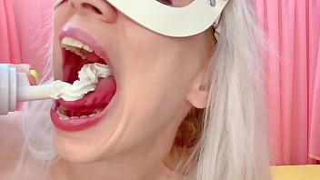 Mia's mimi whipped cream breakfast