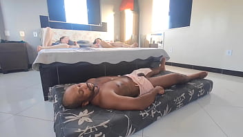 Fui Passear Na Casa Da Minha Amiga E Vir O Marido Dela Deitado De Toalha Com O Pau Di Fora E Nao Resisti Fiz Um Belo Boquete E Deixei Ele Gozar Dentro Do Meu Cuzinho thumbnail