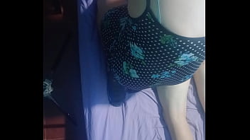 Ella me consiente con un masaje íntimo