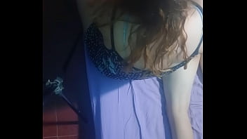 Ella me consiente con un masaje íntimo