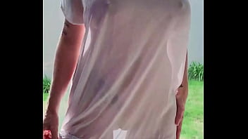 Coucou toi tu veux que je fasse tomber tous mes fringues pour toi t'as envie