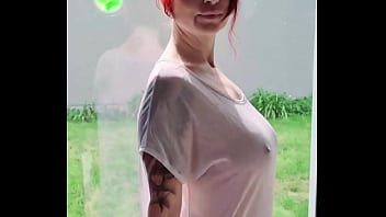 Coucou toi tu veux que je fasse tomber tous mes fringues pour toi t'as envie