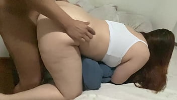 Novinha ruivinha gozou gostoso enquanto dava o cuzinho pro seu amigo do trabalho