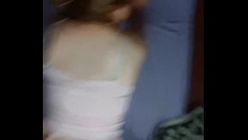 Filmo con el celular como cogemos con medi de perrito