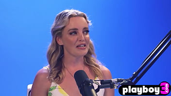 Amazing babe showed amazing body and milf enjoyed hot masturbation