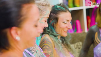 Lesbian orgy – anal & squirt – tattooed girls fucking each other’s holes and licking pussy – atm gapes squirting