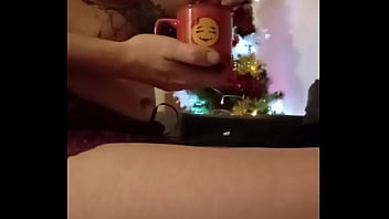 Bonjour mes coquins je vous offre le café