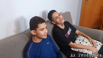 A Sapatao Pegou A Mãe Do Seu Amigo Elisa Sanches E Fudeu Ela Gostoso Enquanto Seu Amigo Tomava Banho thumbnail