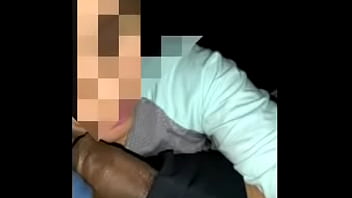 Mi esposa cumpliendo reto chupando venga a