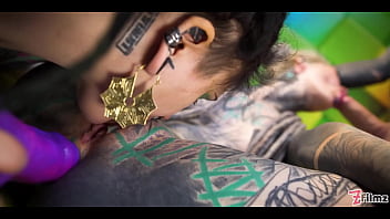 Alt babe threesome with anal gapes cum swap and facial