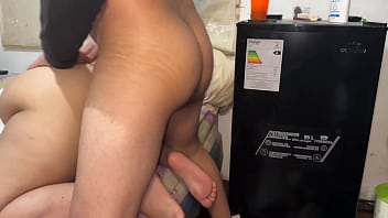 Tengo un fuerte dolor en los pies pero lo único que puede calmarme es que me follen como a una perra