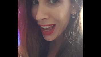 Episode 2 6 "karaoké jouissif avec mon micro" de la mini saison milf salope