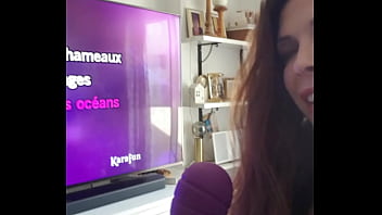 Episode 2 6 "karaoké jouissif avec mon micro" de la mini saison milf salope