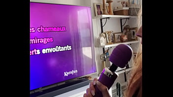 Episode 2 6 "karaoké jouissif avec mon micro" de la mini saison milf salope