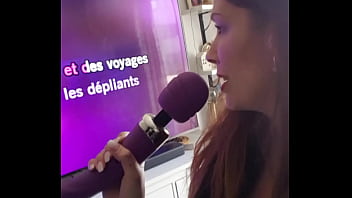 Episode 2 6 "karaoké jouissif avec mon micro" de la mini saison milf salope