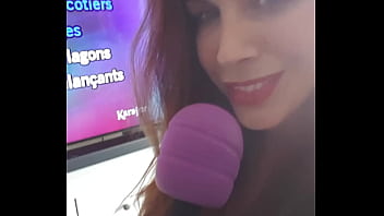 Episode 2 6 "karaoké jouissif avec mon micro" de la mini saison milf salope