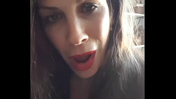 Episode 2 6 "karaoké jouissif avec mon micro" de la mini saison milf salope