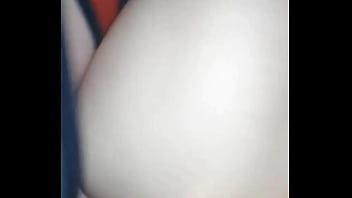 Encuentro a mi amante sin ropa interior y me como su lindo coño