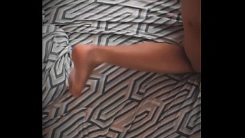 Contratei uma puta pra fingir ser minha namorada e fazer uma troca de casal