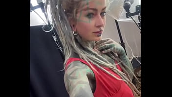 How do you like my red dress ️what’s your go to outfit for feeling confident #reddress #feel #confidenceinred