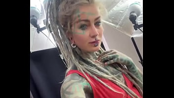 How do you like my red dress ️what’s your go to outfit for feeling confident #reddress #feel #confidenceinred