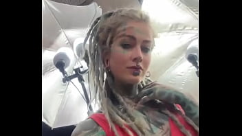 How do you like my red dress ️what’s your go to outfit for feeling confident #reddress #feel #confidenceinred