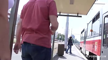 Nederlandse Gekte Gangbang Actie Met Stinkende Kut Slet Luid Kreunend Eindeloos Squirtend Wijd Open Voor Triple Anal Triple Pussy Beurt Krijgend Met Extreme Anale Lust Tot Haar Lichaam Trilt thumbnail