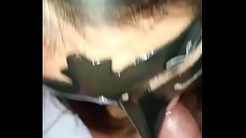 Chupándole la verga a mi novio hasta hacerlo venir