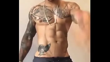 Tatoo Fit Guy Dancing So Horny thumbnail