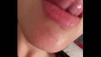 Show virtuel je me gode la chatte le cul je suce mes sein et mon gode