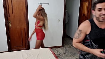 Bastidores da gravação com a safada loirinha da sul fazendo papel de casada com escobar que convida jr doidera pra foder ela