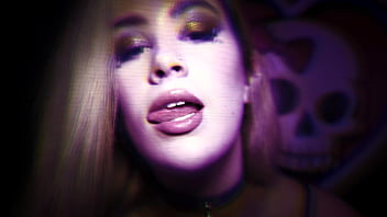 Badass girlfriend ashley alexander sucks dick for a facial