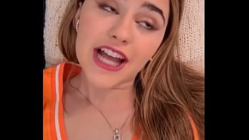 Leticia pedro fez video provocando homens com poblema na cabeça kkk