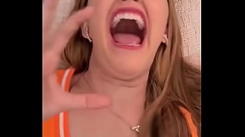 Leticia pedro fez video provocando homens com poblema na cabeça kkk