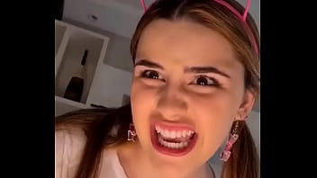 Leticia Pedro Fez Video Provocando Homens Com Poblema Na Cabeça Kkk thumbnail