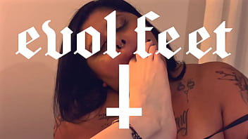 You'd do anything to feel those toes in your mouth wouldn't you