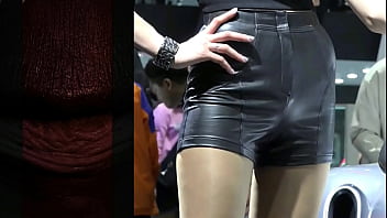 Dancing in hotpants002