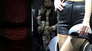 Dancing in hotpants002