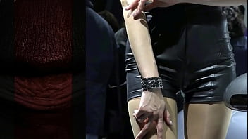 Dancing in hotpants002