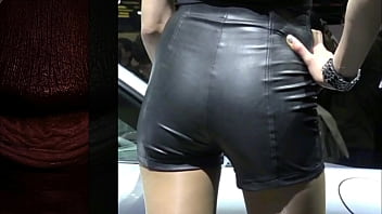 Dancing in hotpants002