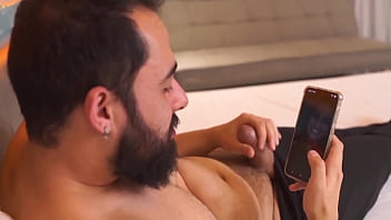 Mais um video com a deliciosa marcia imperator olha só como a safada tava louca pra toma leitinho