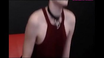 Super sexy ass girl pole dancing